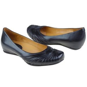 Earthies Vanya Leather Flat in Black